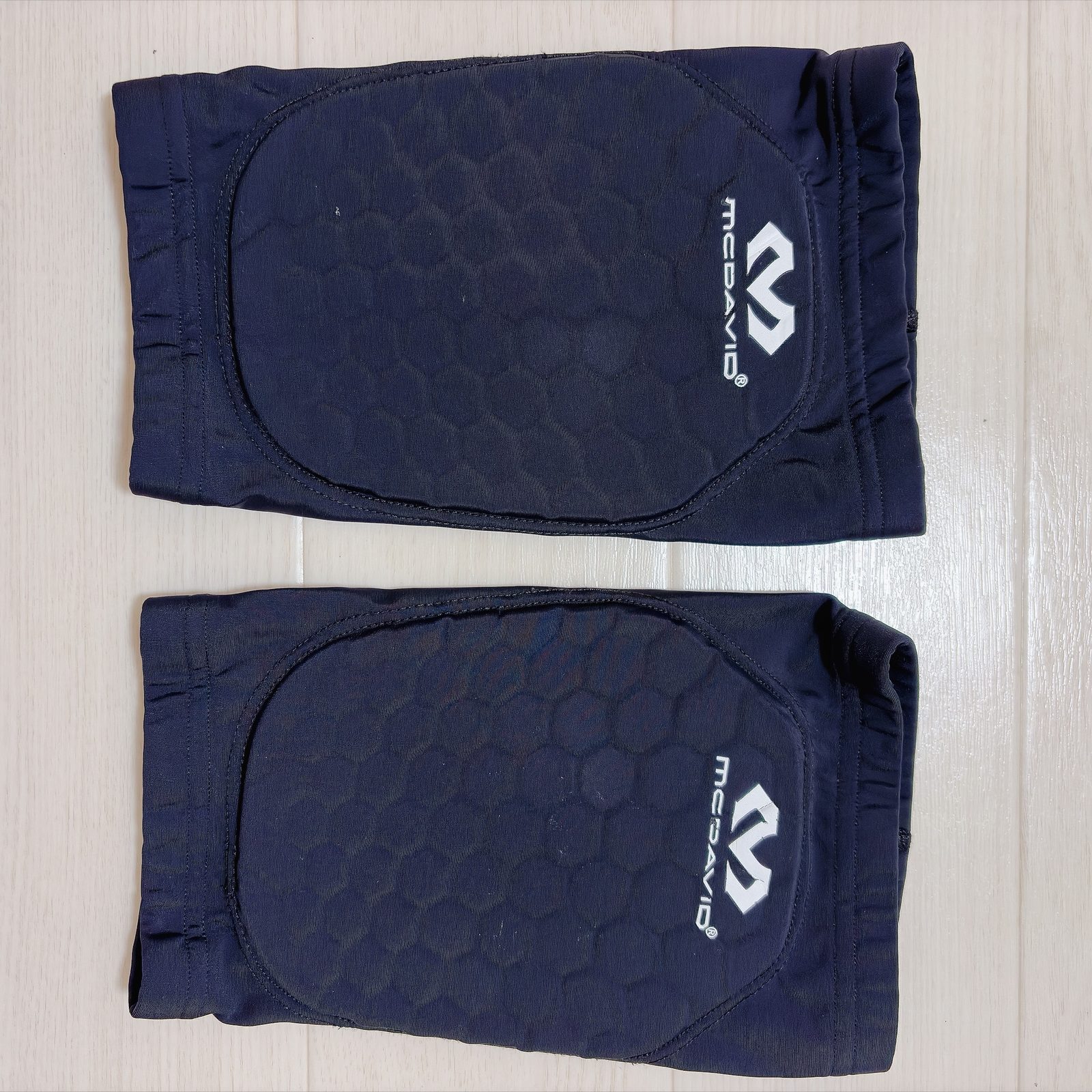 McDavid HEX レッグスリーブ（パッド入り）